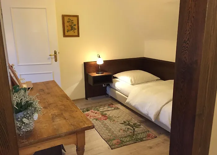 Haus Litzbruck Отель Дюссельдорф